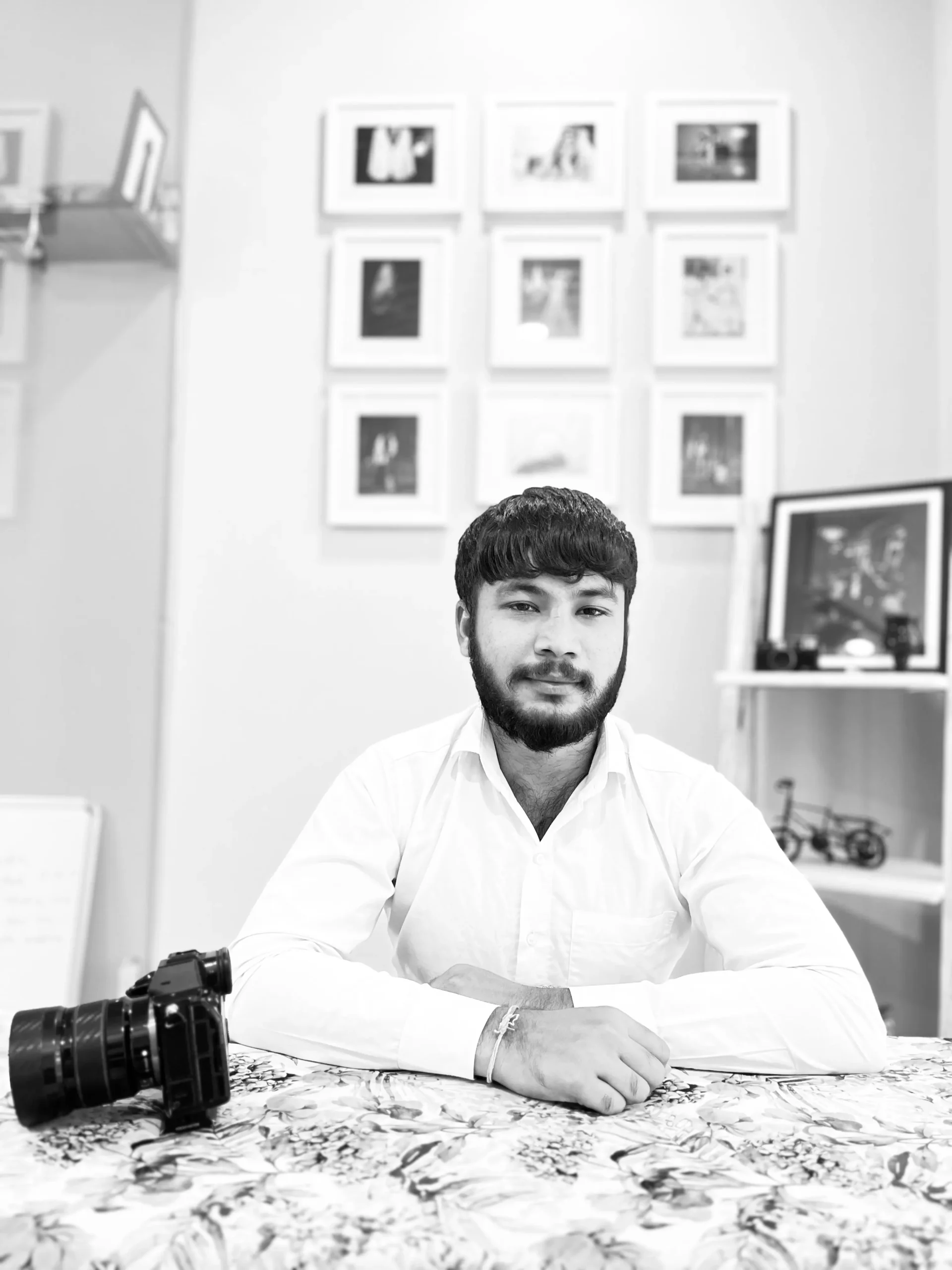 Jignesh Solanki - Creative Head at Cinegranth Media